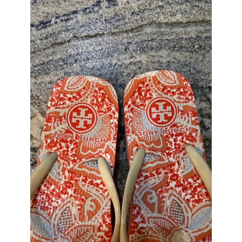 Women's Tory Burch Orange Beige Printed Thin Flip Flop Sandals - Picture 3 of 5